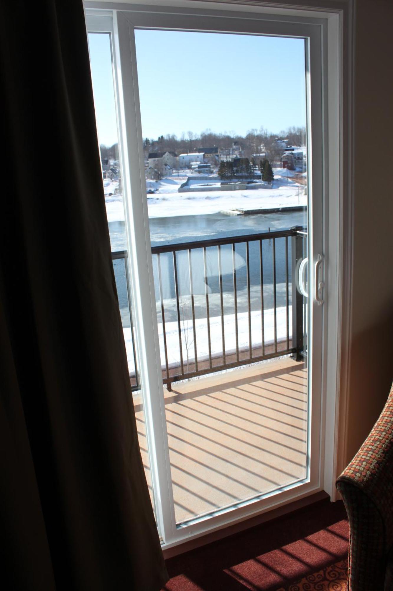 Lanes Riverhouse Inn & Cottages Montague Room photo