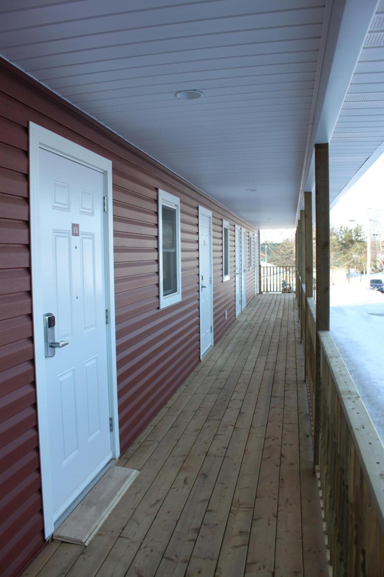 Lanes Riverhouse Inn & Cottages Montague Exterior photo